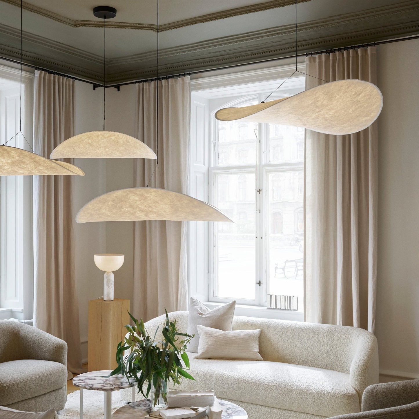 Skyinspireret Moderne Loftslampe til Elegante Rum Pendellampe Tech Butik