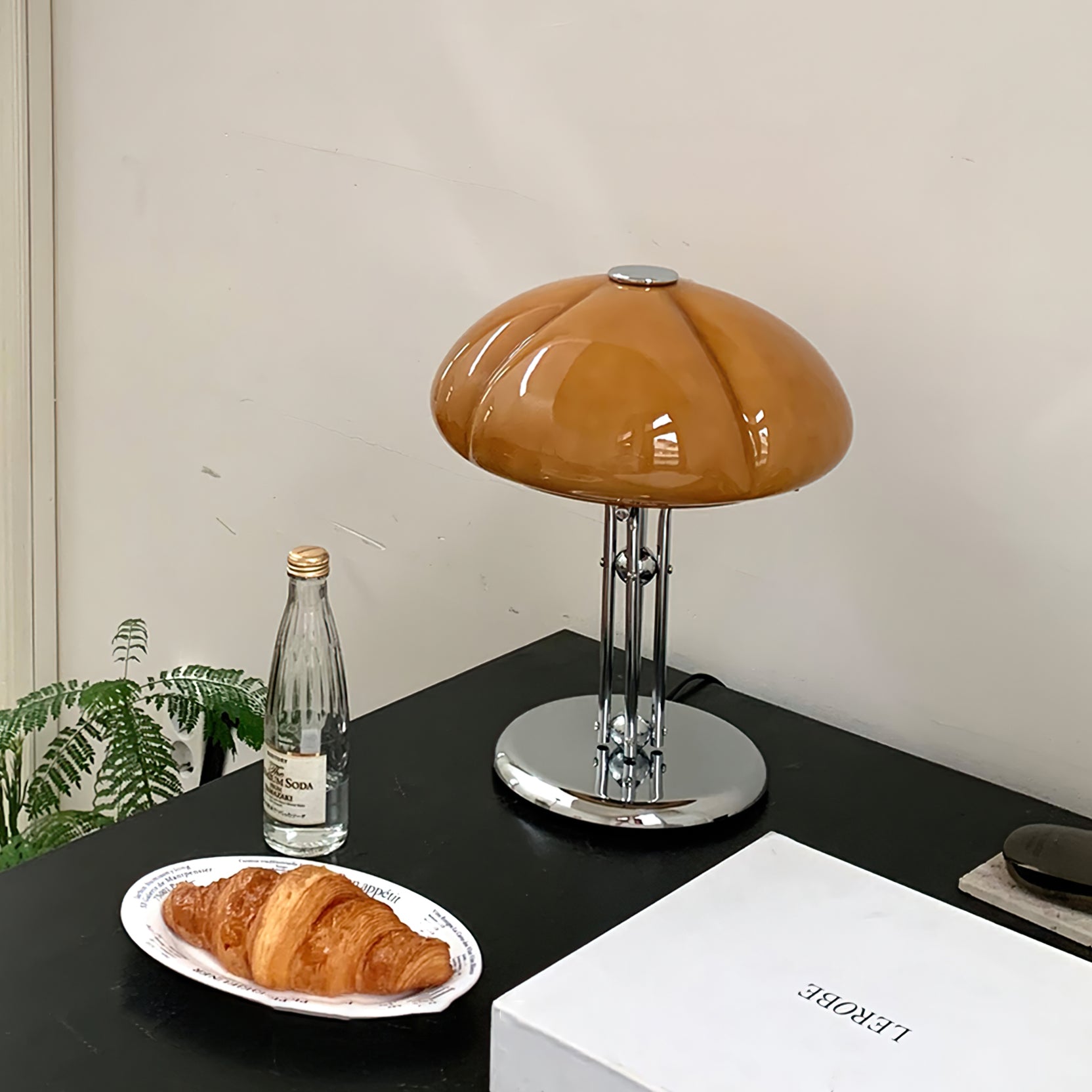 Stilfuld Quadrifoglio bordlampe – elegant firkløverdesign til unik hjemmebelysning Table lamp Tech Butik