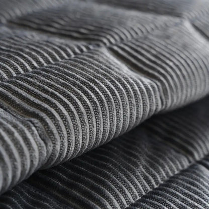 Metro Line quiltet sofabetræk – stilfuld og holdbar beskyttelse til din sofa Sofa Covers Tech Butik