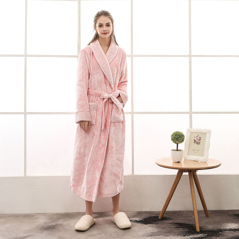 Blød Lang Morgenkåbe – Hygge og Elegance til de Kolde Dage Bathrobes Tech Butik Lyserød M Til kvinder