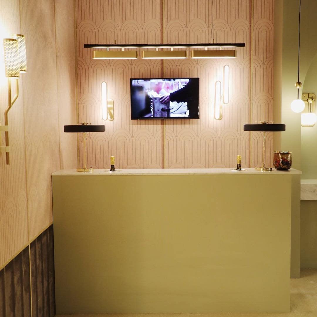 Revolve bordlampe – moderne design til stilfuld og funktionel belysning Table lamp Tech Butik