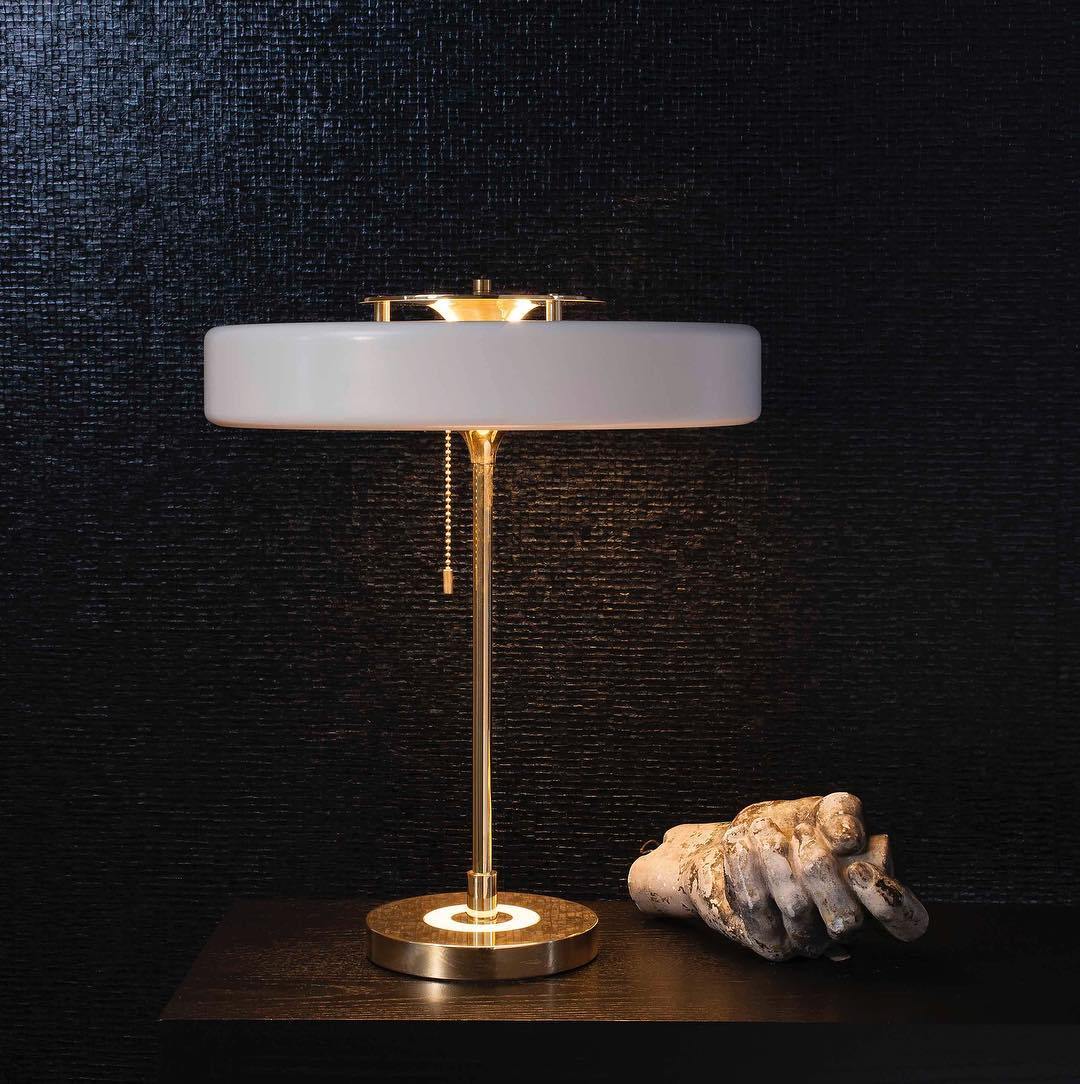 Revolve bordlampe – moderne design til stilfuld og funktionel belysning Table lamp Tech Butik