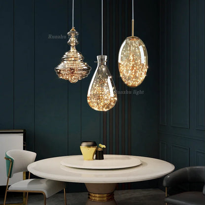 Tidløs Antik Messing Lysekrone – Glaspendel til Spisestue og Bar Lamps & Lighting Tech Butik