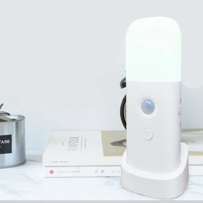 Smart Genopladelig Natlampe med Bevægelsessensor Praktiske lamper Tech Butik Køligt lys