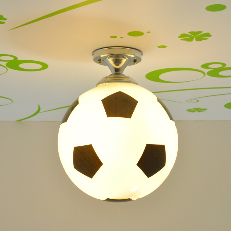 Stilfuld Glas LED Loftlampe – Lys Op i Børneværelset Belysning Tech Butik Fodbold 20 CM