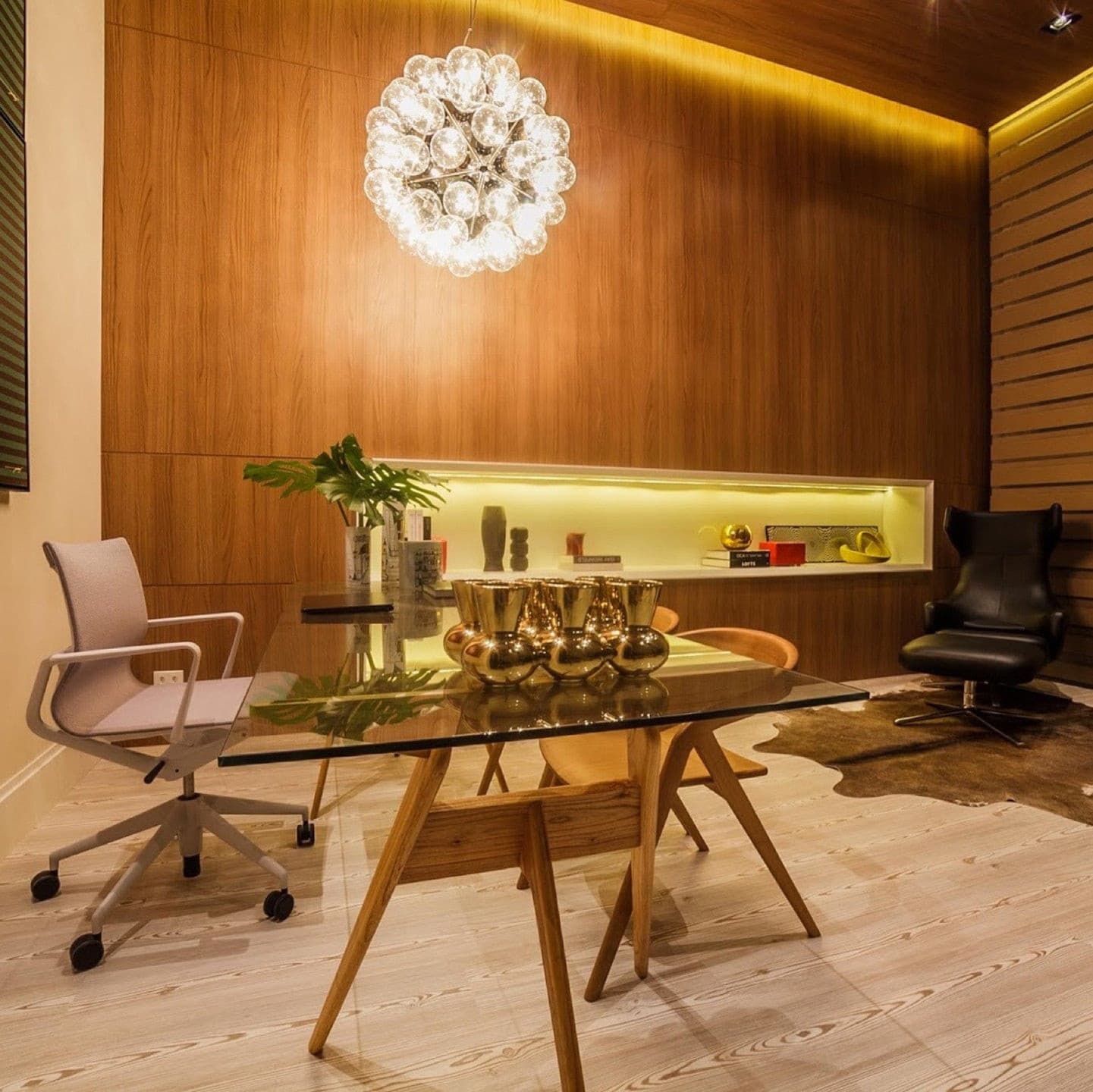 Elegant Pendellampe – Skulpturel Belysning med Botanisk Inspiration Pendant Lamp Tech Butik