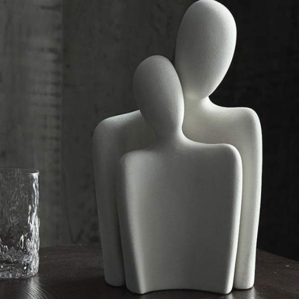 Abstrakt Keramisk Parskulptur – Moderne Kunstværk der Fejrer Kærlighed og Samhørighed Home & Decor Tech Butik Hvid