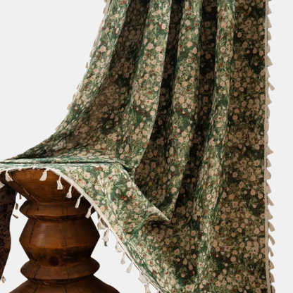 Blomster Tofse Gardin – Dekorative Vinduesgardiner med Charmerende Detaljer Curtains Tech Butik Smaragd Bloom 150 cm x 160 cm Stang lomme