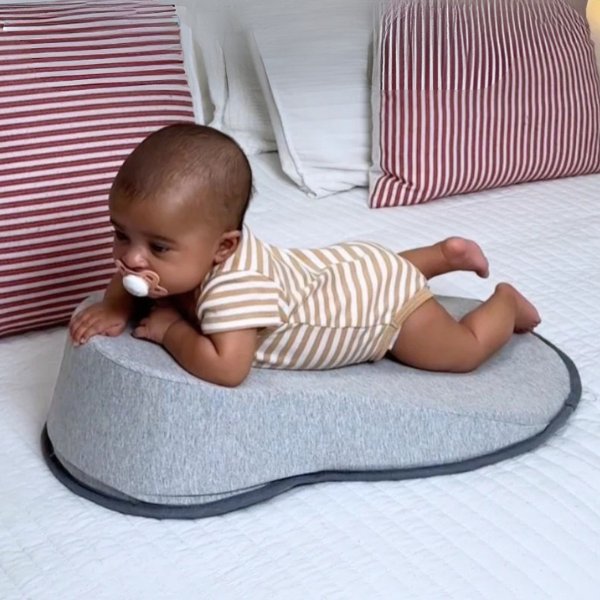 Anti-Opspyt Babypude – Komfortabel Støtte for Lettere Amning Pillows Tech Butik