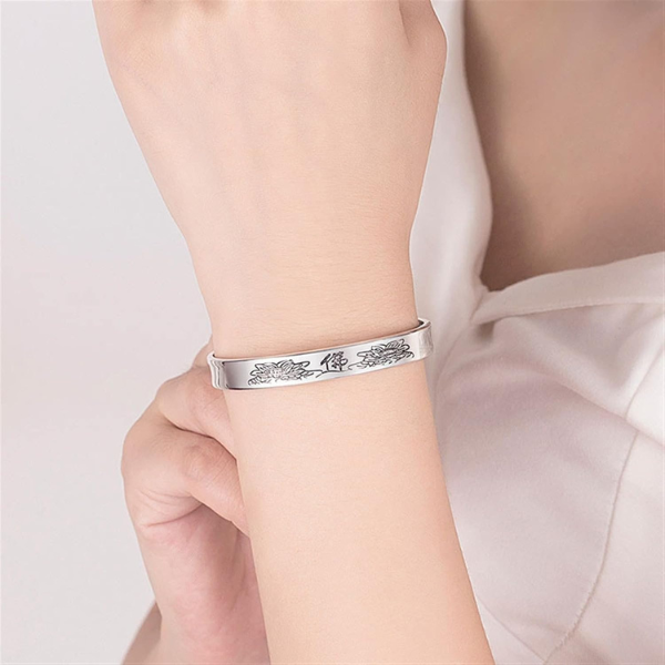 Serenity Lotus Sølvarmbånd – Elegant Smykke der Inspirerer Indre Fred Jewelry Tech Butik