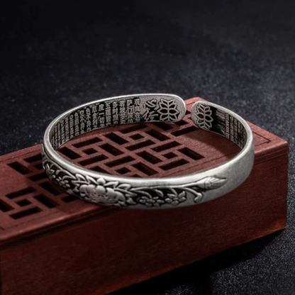 Serenity Lotus Sølvarmbånd – Elegant Smykke der Inspirerer Indre Fred Jewelry Tech Butik