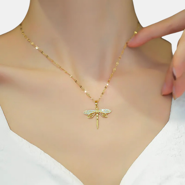 Strålende Guld Dragonfly Halskæde – Delikat og Stilfuldt Tilbehør Necklace Tech Butik
