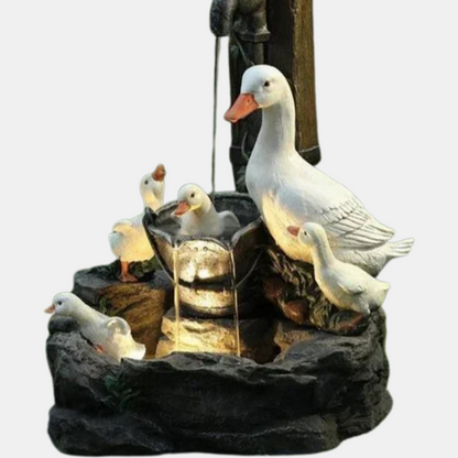 Solar Dreven Deko Brunnen Med And Og Egern Til Haven - Miljøvenlig Havefigur Springvand And & Egern Tech Butik Solar A