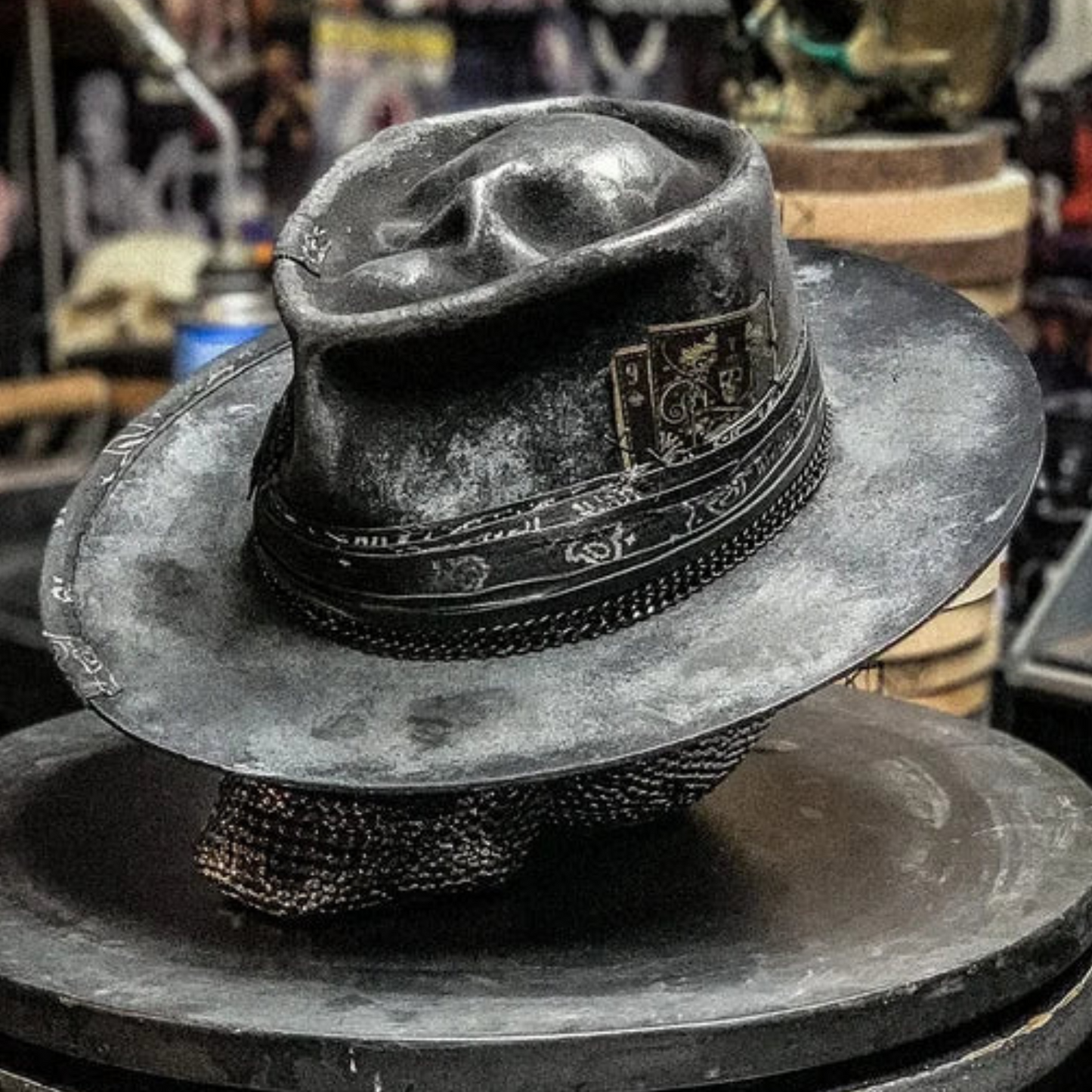 Håndlavet Skull Hat / Kraniehue – Unikt Design med Karakter Hat Tech Butik