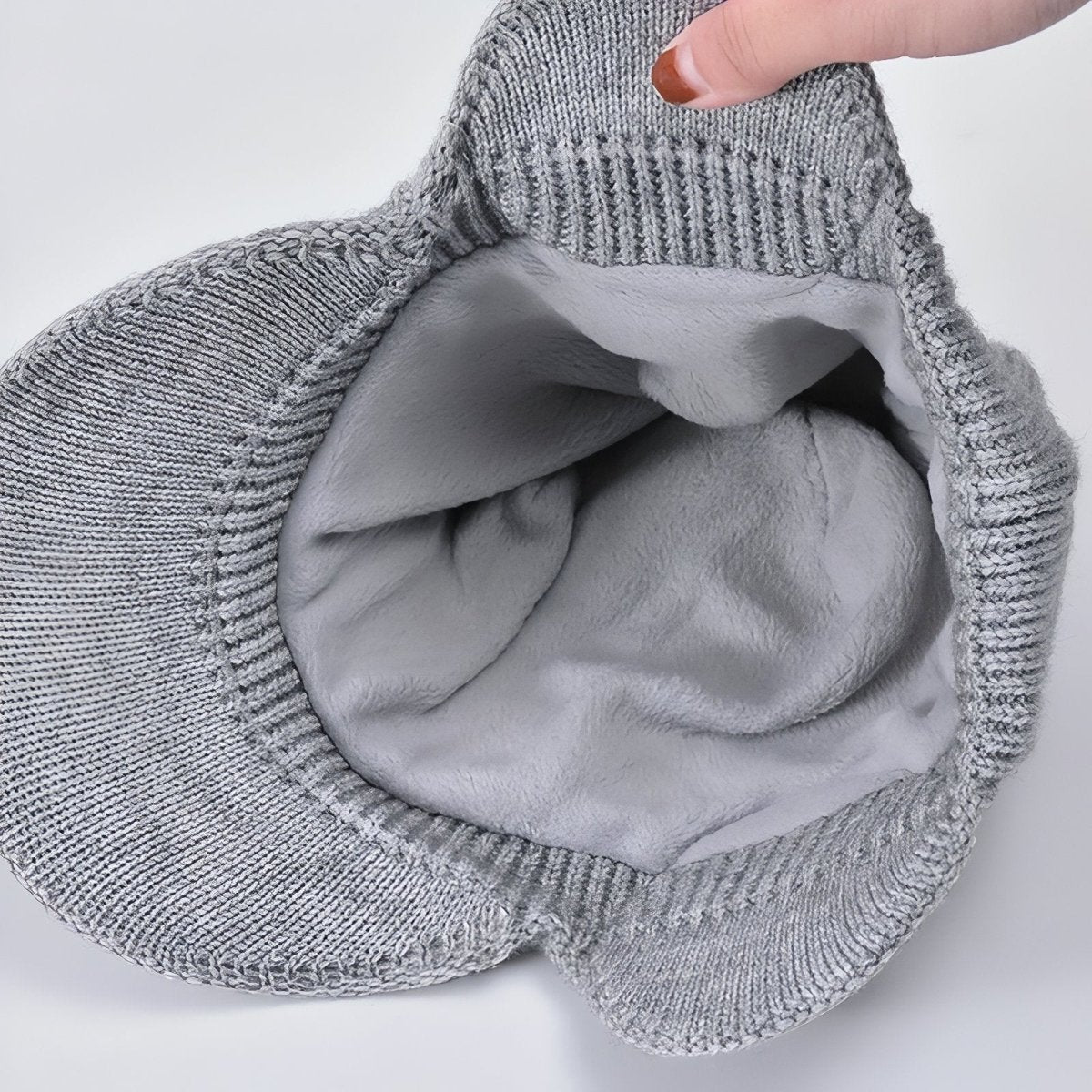 Strikket hue med øreklapper og skygge – Varm og Komfortabel til Vinterbrug Winter Hats Tech Butik