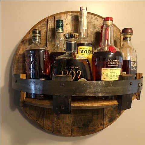 Whiskyhylde – Rustik Væg­hylde i Bourbon-Tønde-Stil til Bar & Home Bar Bourbon Whiskey Barrel Shelf Tech Butik
