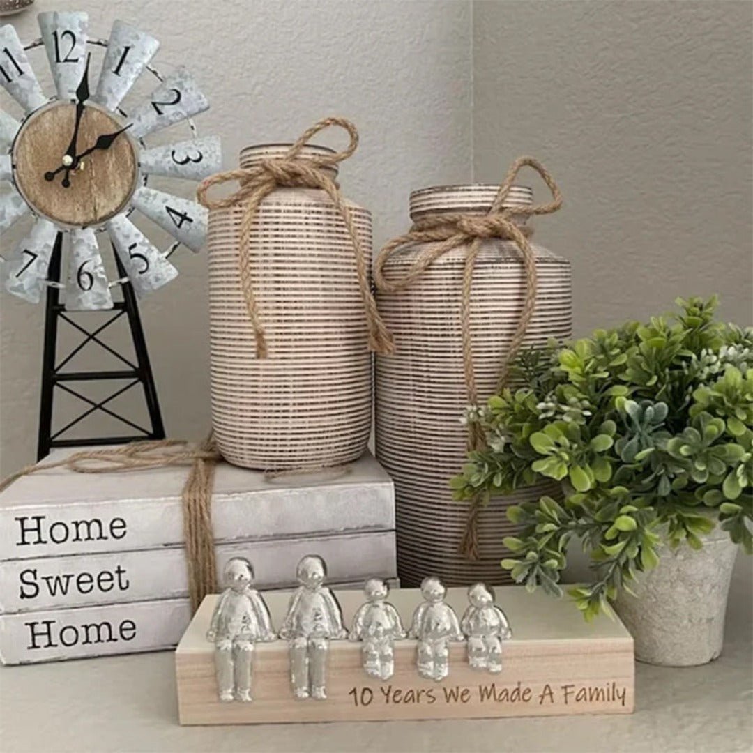 Tidløs Familieskulptur til Meningsfuld og Elegant Hjemmeindretning Decorations Tech Butik