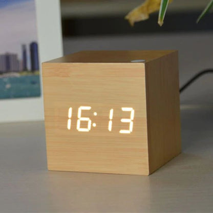 Cube Digital Bordur – Minimalistisk Design Møder Præcis Tidsvisning Tech Butik Gul hvid