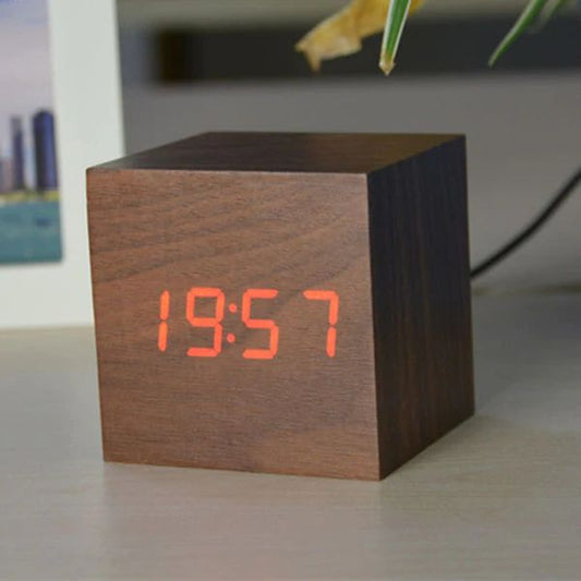 Cube Digital Bordur – Minimalistisk Design Møder Præcis Tidsvisning Tech Butik Brun-rød