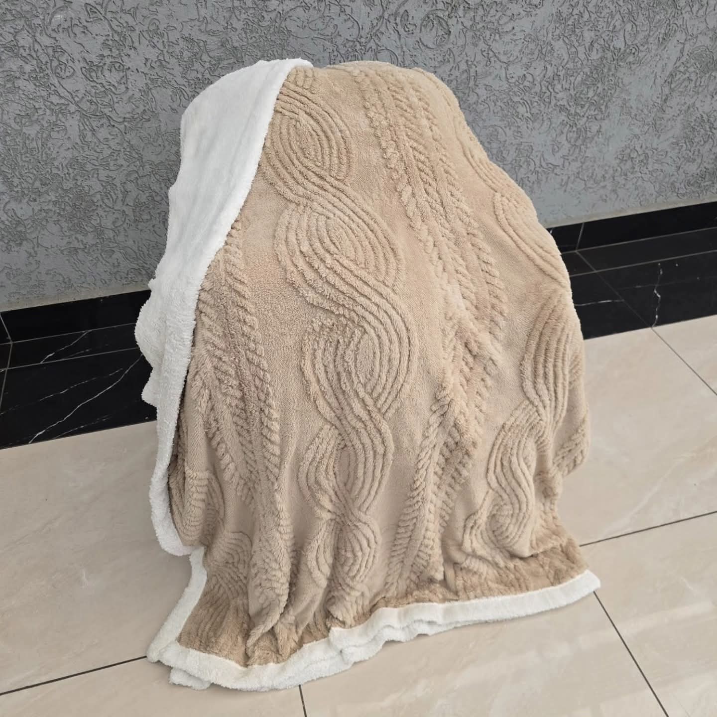 Elegant Dobbelt-sidet Lammeuldstæppe – Perfekt til Stue og Soveværelse Blankets Tech Butik B Tæppe