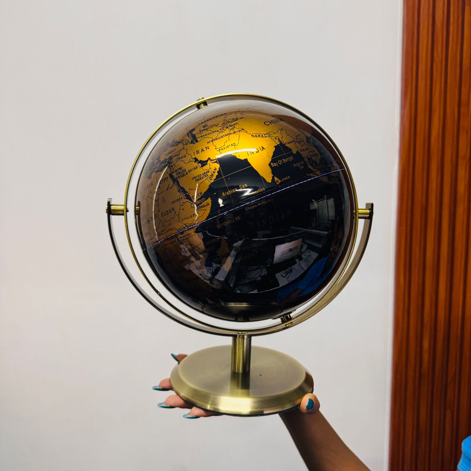 Elegant Drejende Verdensglobus – Klassisk Dekorativ Detalje til Hjem og Kontor Home Decor Tech Butik
