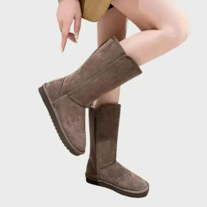 Vinterstøvler med Lammeskind – Varme, Komfortable og Stilrene **Suède Sheepskin Dameslaarzen - Sofia Tech Butik